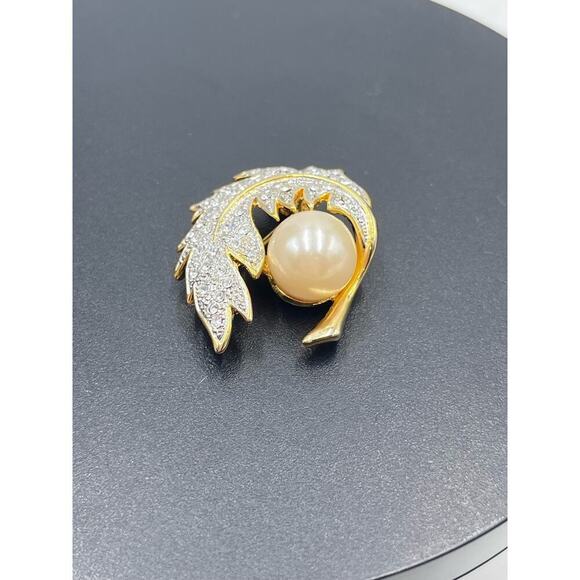 Vintage Mid Century 1950 Silver Tone Crean Faux Pearl Pave Gold Tone Leaf Brooch - Picture 4 of 9